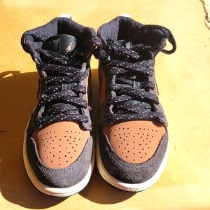 Kids Jordan 1 Sneakers